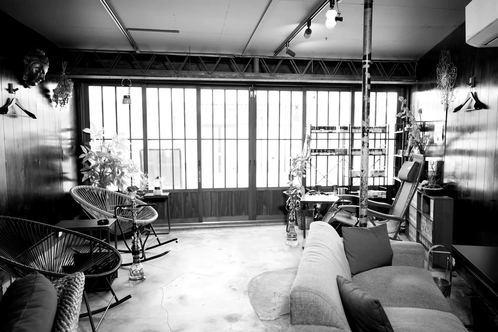 S2 SHISHA 倉敷店の店内